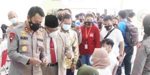 TNI-POLRI Gelar Vaksinasi Bagi Mahasiswa, Rektor UIN SMH Banten : Kami Sangat Tersanjung