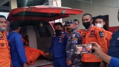 TRC BPBD Evakuasi Jenazah Mr X di Perairan Kuala Tanjung